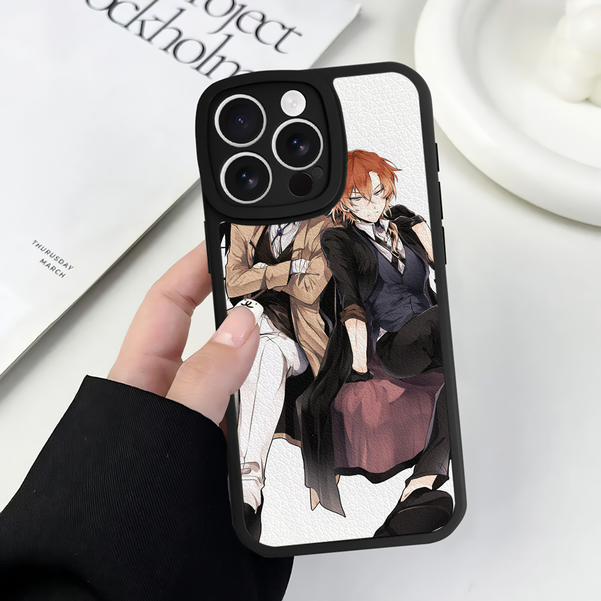 （画像用） 文豪ストレイドッグス Bungo Stray Dogs 【iPhone 16シリーズ対応】シリコンスマホケース（レザー調） 材質：シリコン